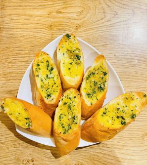 Bánh mì nướng bơ tỏi 