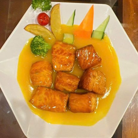 Cá hồi áp chảo sốt cam